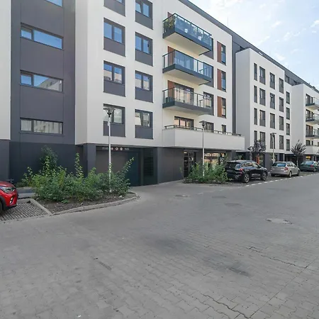 Meissnera Bright In With Parking By Renters