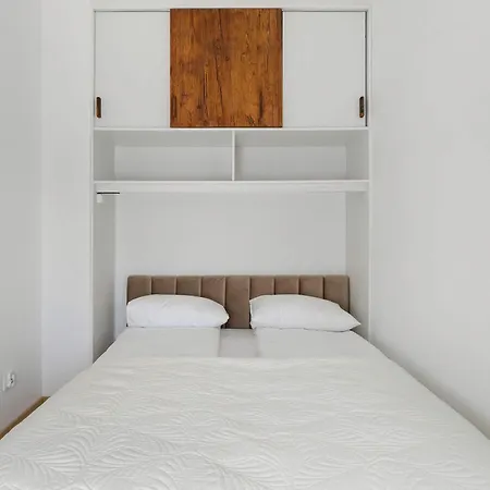 Meissnera Bright In With Parking By Renters Apartamento